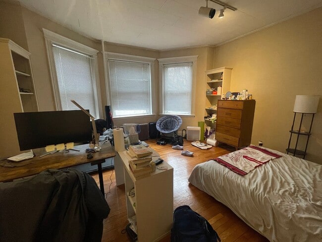 Photo - 9/1 No Fee! Massive 4BR/1.5BA near Audubon Circle, BU, Kenmore, Longwood!
