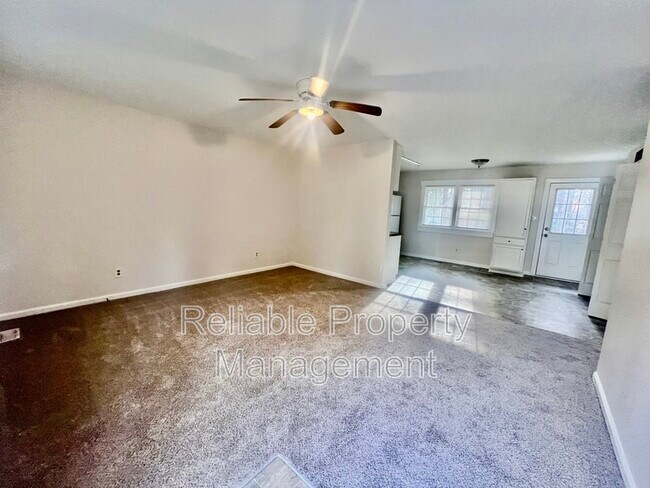 Photo - 1703 Foxwood Dr