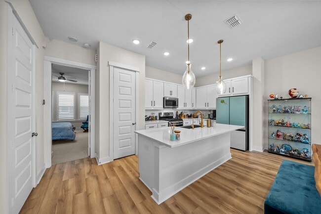 Building Photo - 10971 Swang Link Dr