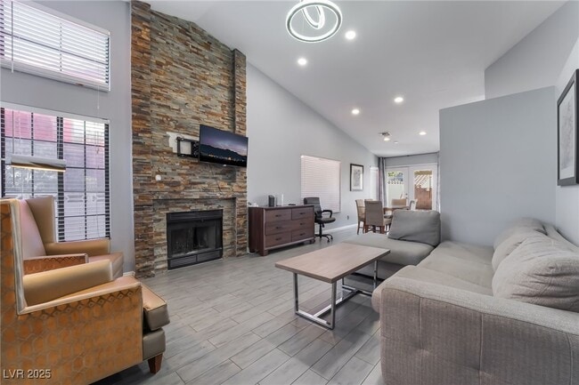 Photo - 7076 Gunslinger St