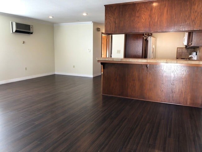 Building Photo - Los Caballeros #301 Unit 301A Rental