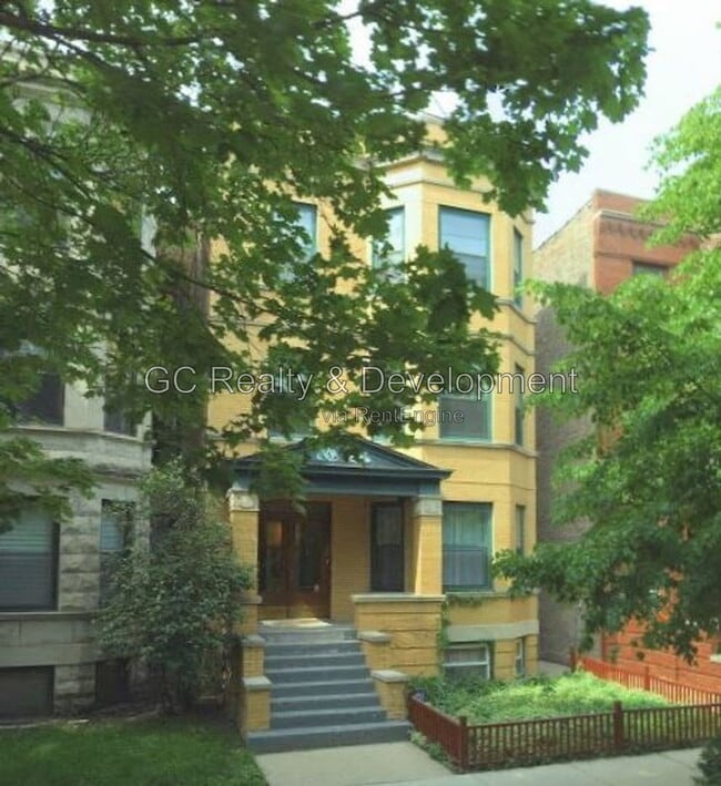 Building Photo - 1306 W Cornelia Ave Unit 3