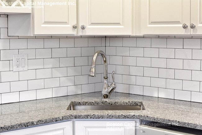 Photo - 57 W Seventh St