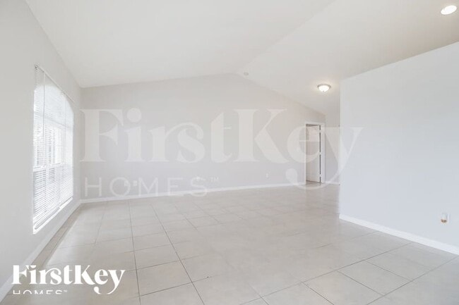 Photo - 627 NW 2nd St