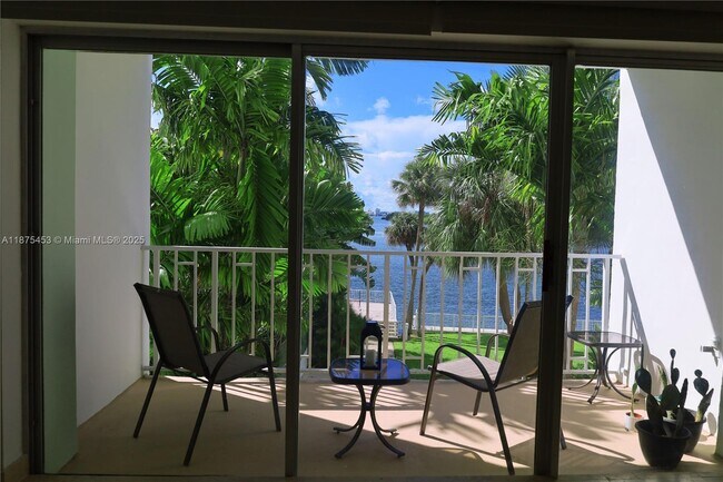 Building Photo - 500 Bayview Dr Unit 230