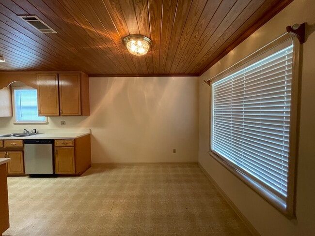 Photo - 2745 Tyndall Dr