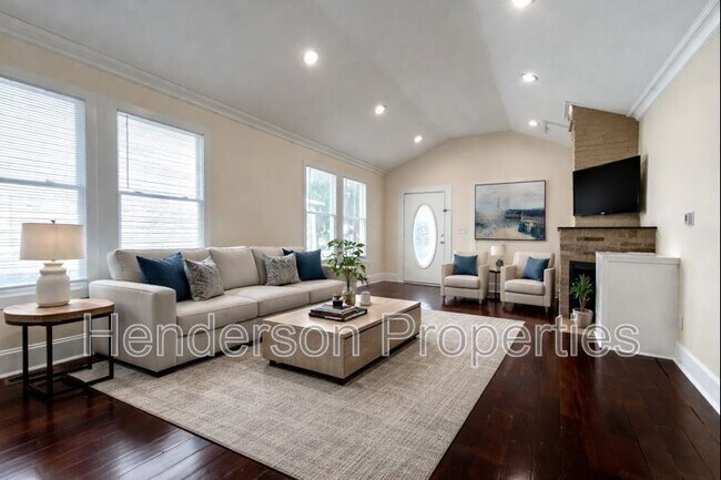 Photo - 202 Maurice St