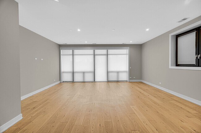 Photo - 1203 W Augusta Blvd Unit 2S