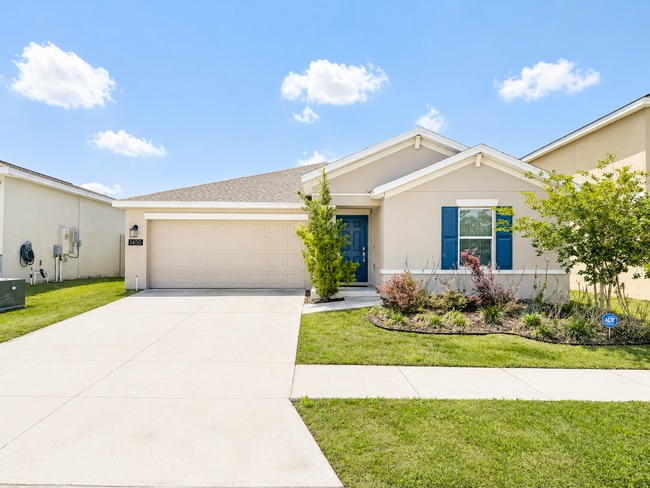 Building Photo - Charming 3-Bed Oasis with 2 Baths and 1,555 Sq Ft of Comfort in Haines City!