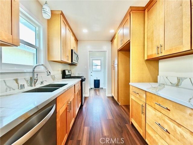 Photo - 745 W E St