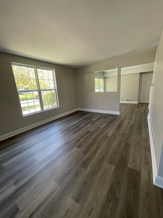 Photo - 1069 Symphony Dr