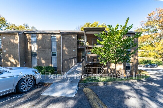 Photo - 407 Canberra Dr