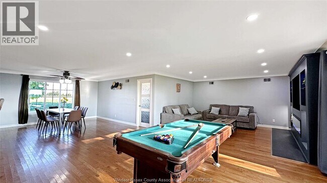 Photo - 1720 Lakeshore Rd 123