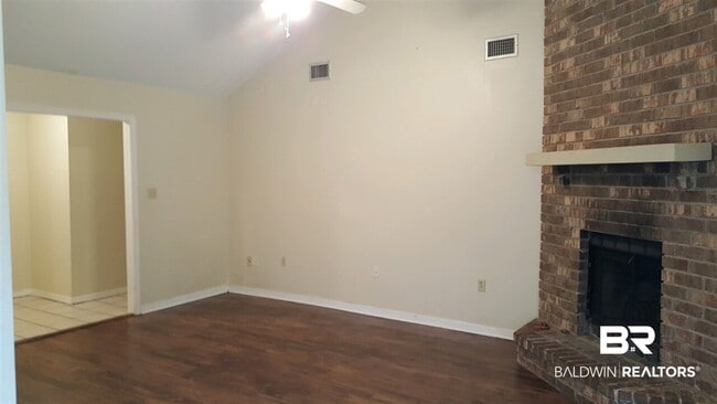 103 Rainer Cir