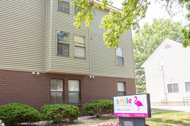 903-909 S Locust St