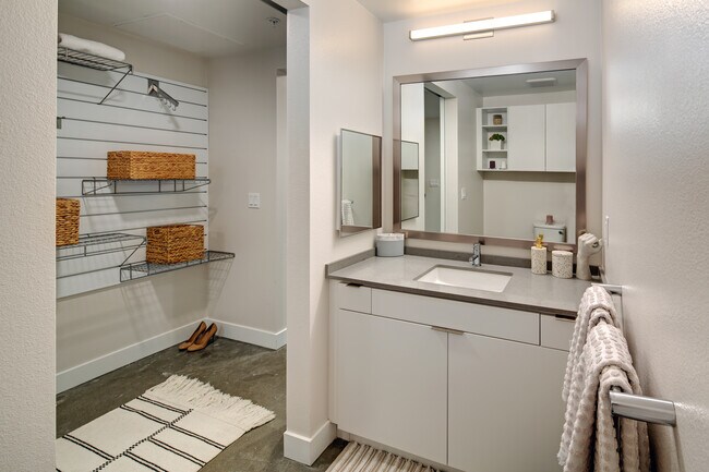Bath and customizable closet