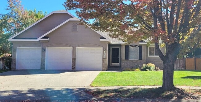 Photo - CDA Place Neighborhood- 4 bed with basement, cul de sac