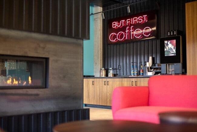 Estación de café Starbucks - HELLO