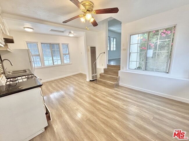 Photo - 288 S Coronado St