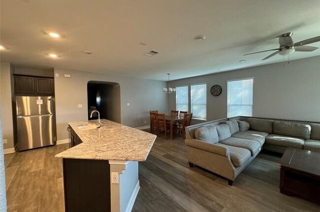 Photo - 199 Kennicott Dr