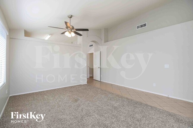 4354 E Birchwood Cir