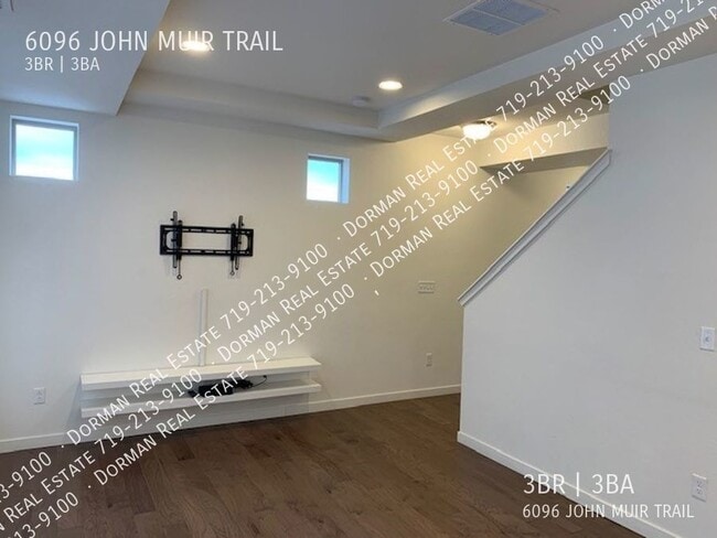 Photo - 6096 John Muir Trl