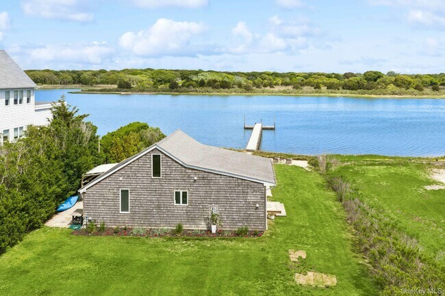 Photo - 108 Little Neck Rd