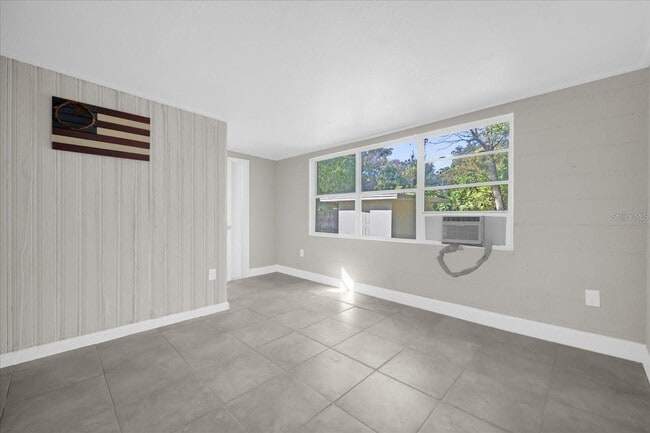 Photo - 907 Columbia St