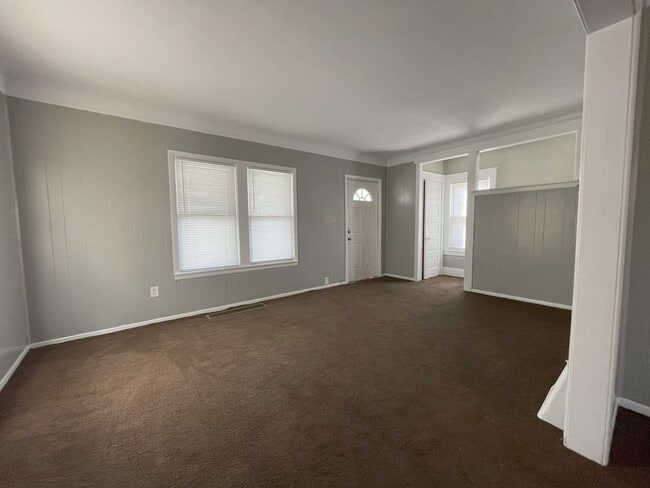 Photo - 3131 Enright St