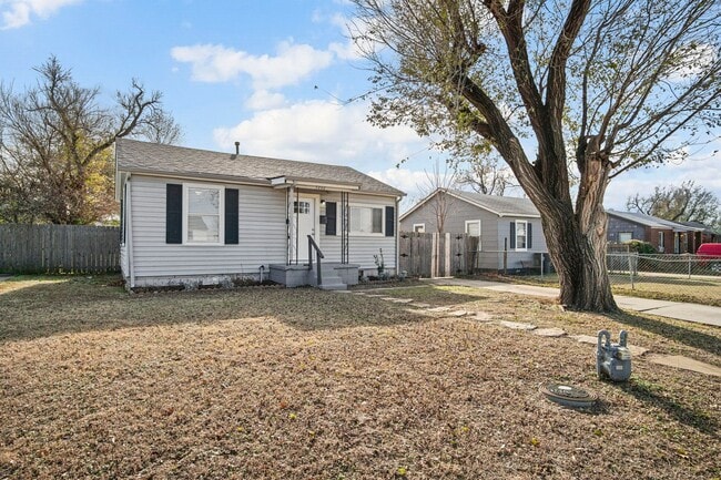 Building Photo - UPDATED 2bed 1bath in Bethany