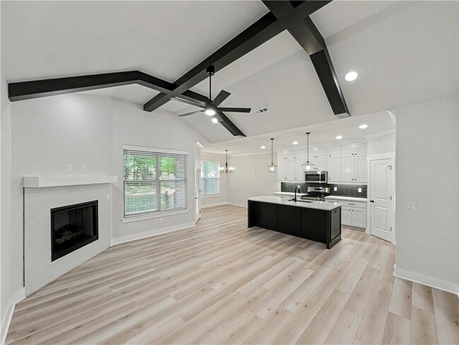 Photo - 18 Hillswick Dr