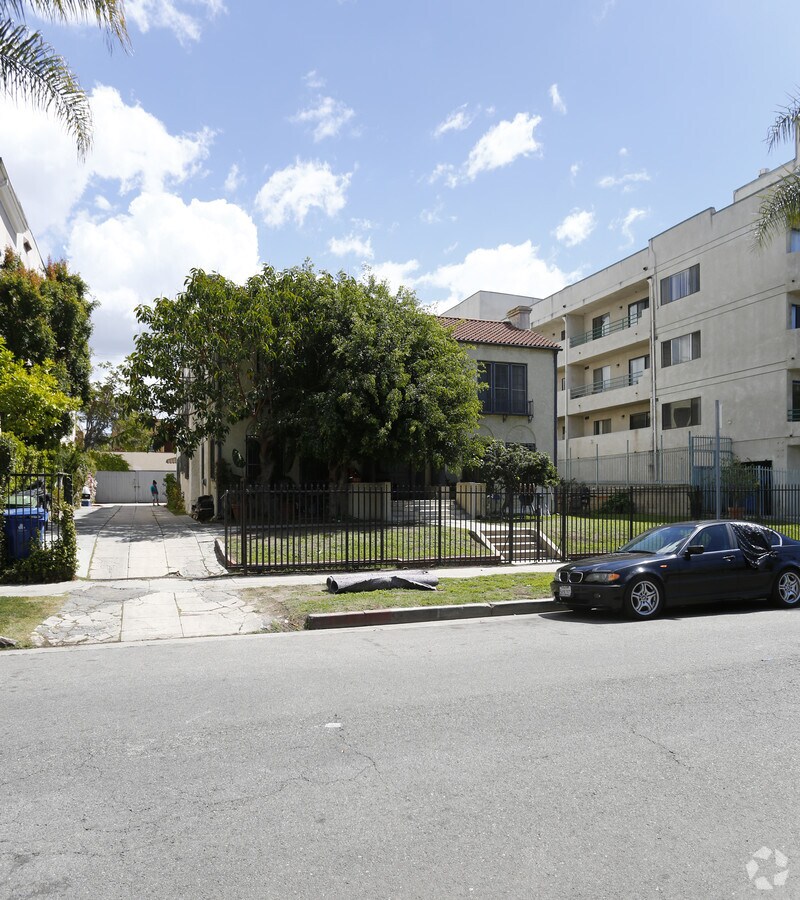 Photo - 832 S Kenmore Ave