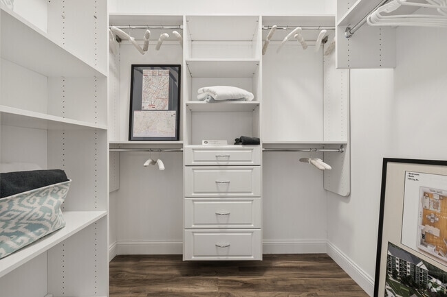 2BR, 2BA - 1,075SF - Primary Bedroom Closet