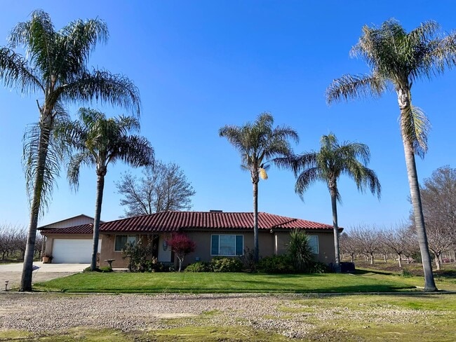 Building Photo - 10433 S Bethel Ave