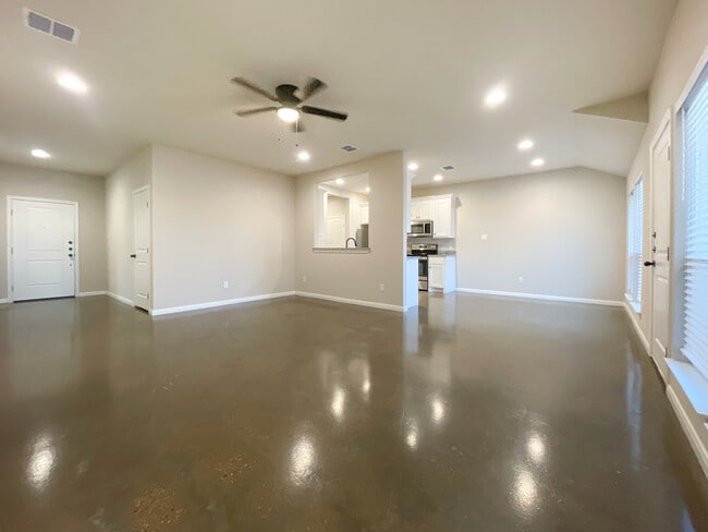 Photo - 108 W Windmill Way