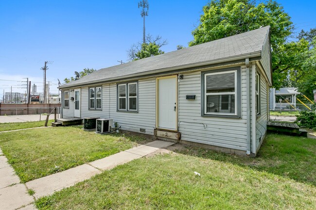 Building Photo - 1802 N Market St Unit 1