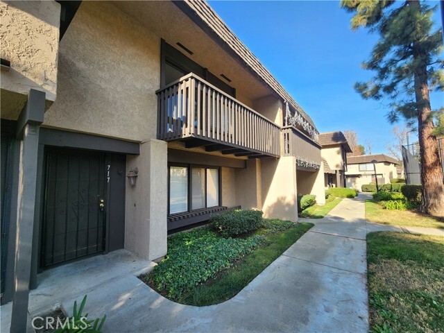 Photo - 717 Knollwood Ln Townhome