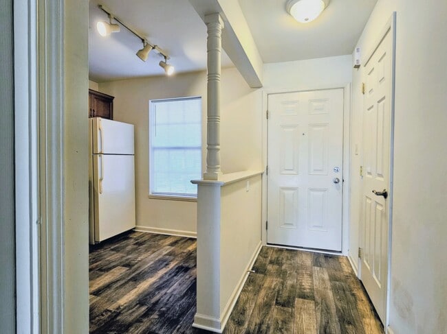 Photo - 17 Ramsgate Ln