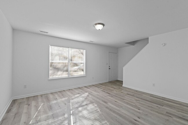 Photo - 608 Hilltop Dr