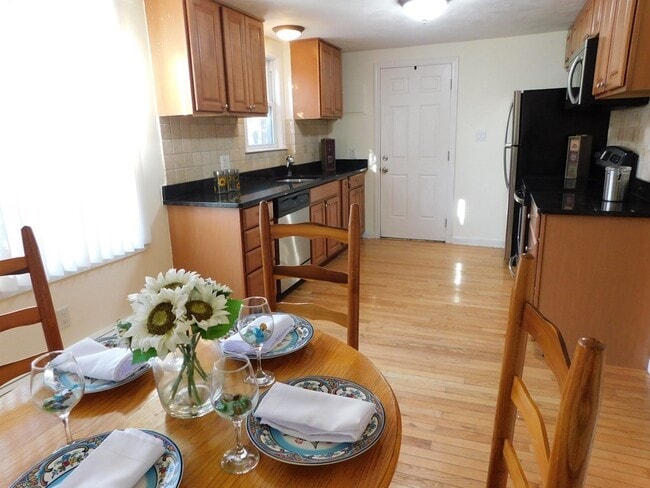 Building Photo - 251 Neponset St Unit 2