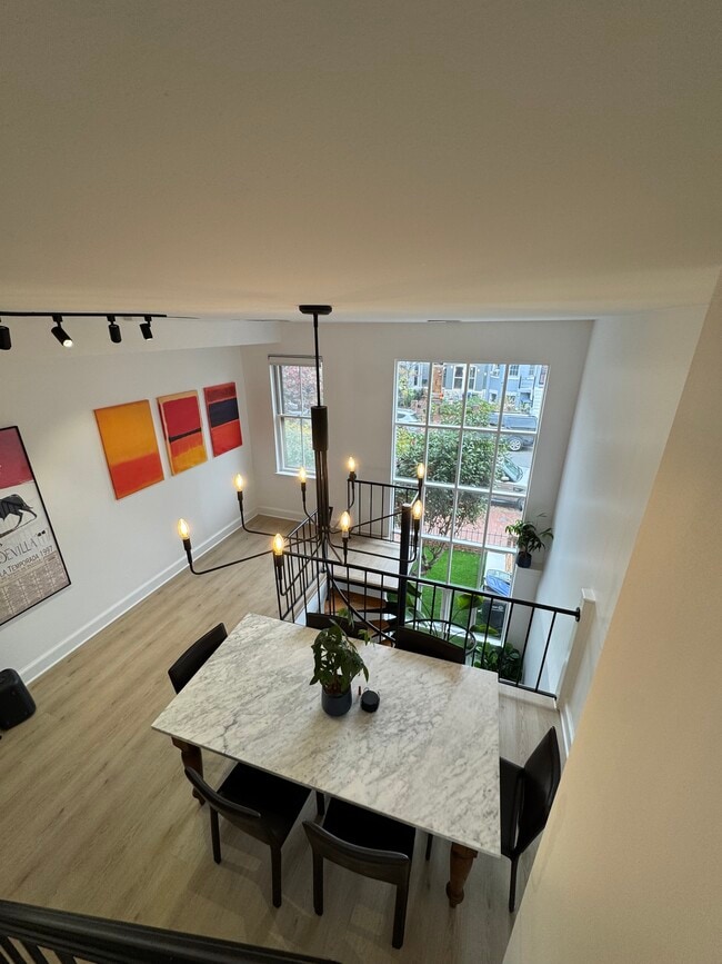 Photo - 208 9th St NE