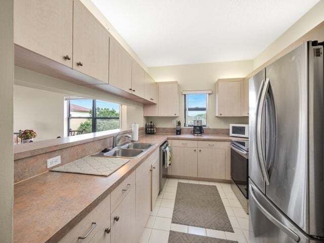 Building Photo - 200 Uno Lago Dr Unit 200 UNO LAGO Drive 405, J