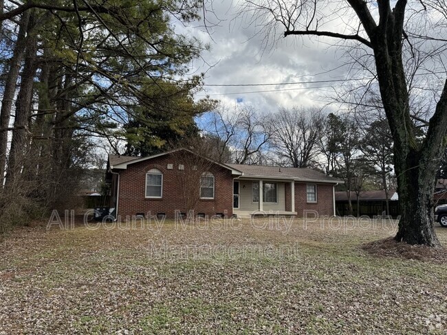 Building Photo - 410 Saundersville Ferry Rd Rental