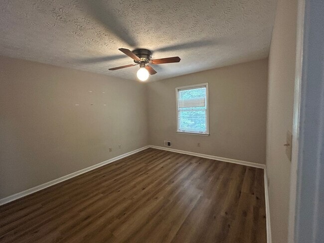 Photo - **Move in with NO SECURITY DEPOSIT**505 Wi...