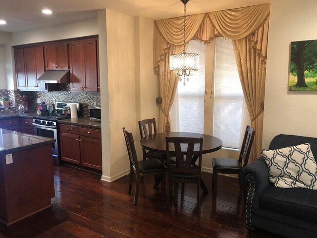 Photo - 40937 Gramercy Ter