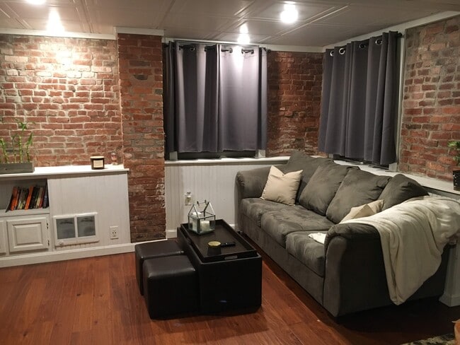 Building Photo - 76 Eutaw St Unit 1G Garden Apartment