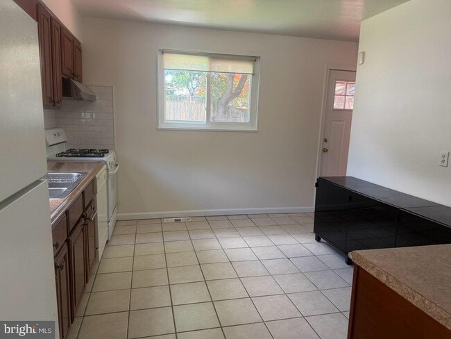 Photo - 10903 Stillwater Ave