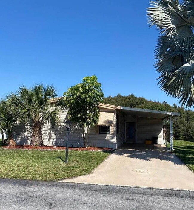 2/2 Waterfront in Pinelake Gardens 55+ Com... - 2/2 Waterfront in Pinelake Gardens 55+ Com... Casa Adosada