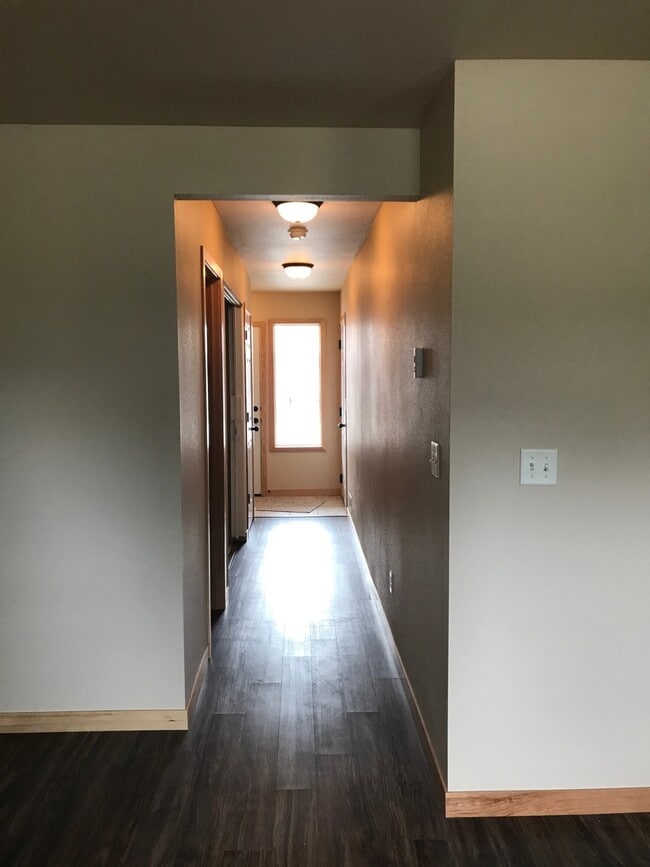 3 Bedrooms 2 1/2 Bathroom Townhouse - 3 Bedrooms 2 1/2 Bathroom Townhouse