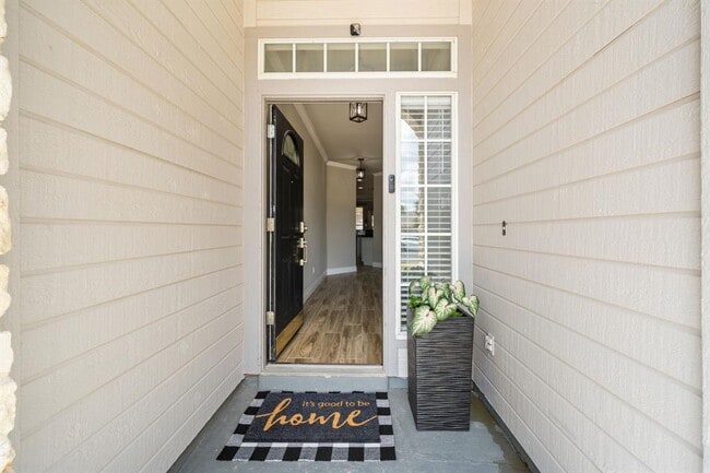 1600 Viki Lynn Ct